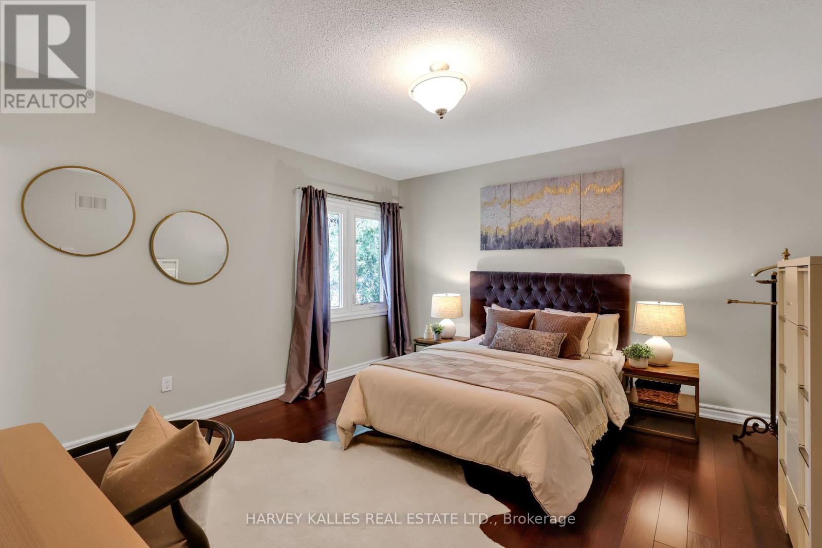 Photo 31 of 42 Grangemill Crescent, Toronto ON