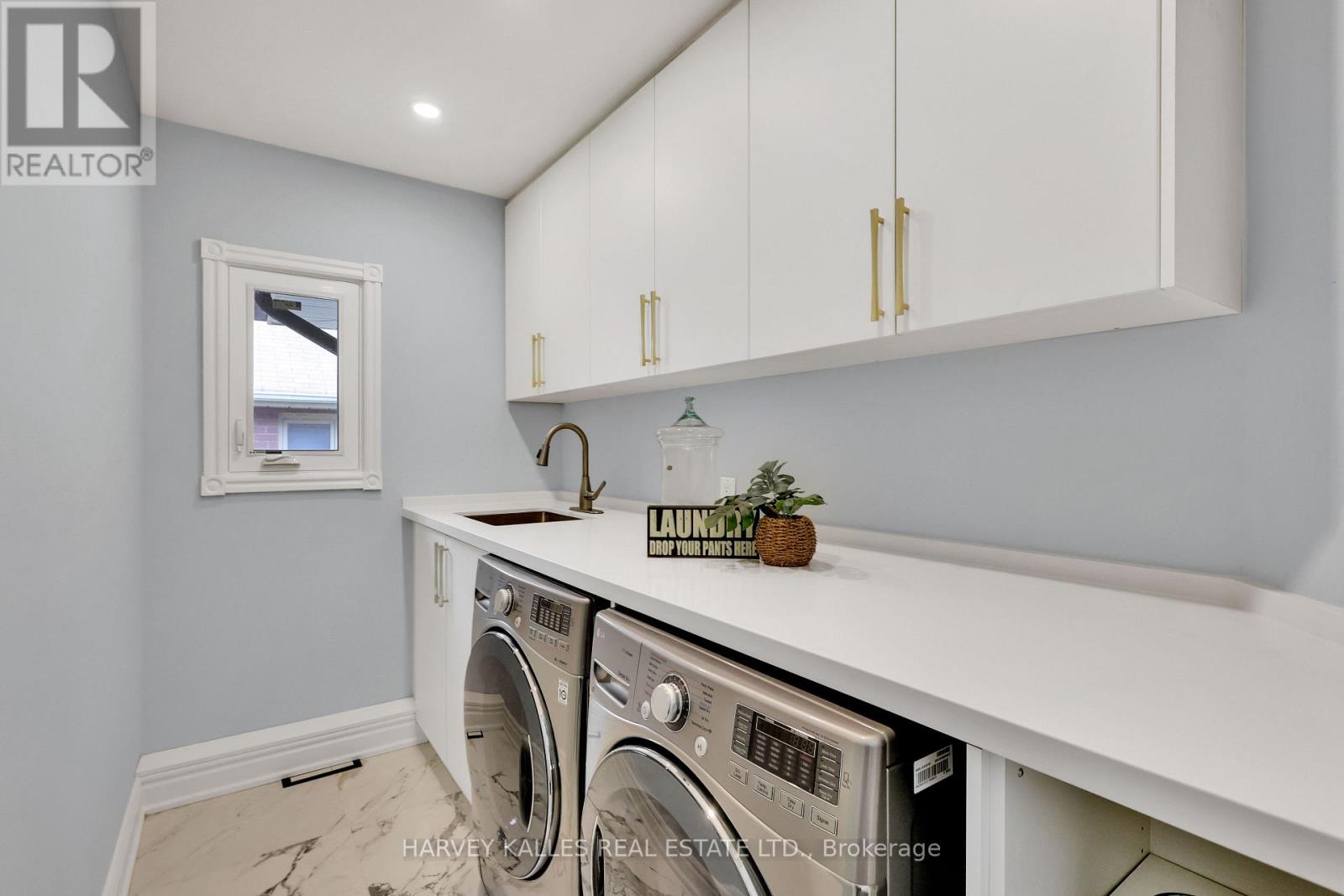 Photo 37 of 42 Grangemill Crescent, Toronto ON