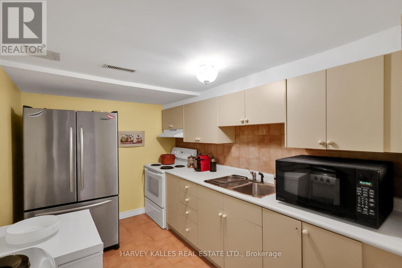 Photo 43 of 42 Grangemill Crescent, Toronto ON
