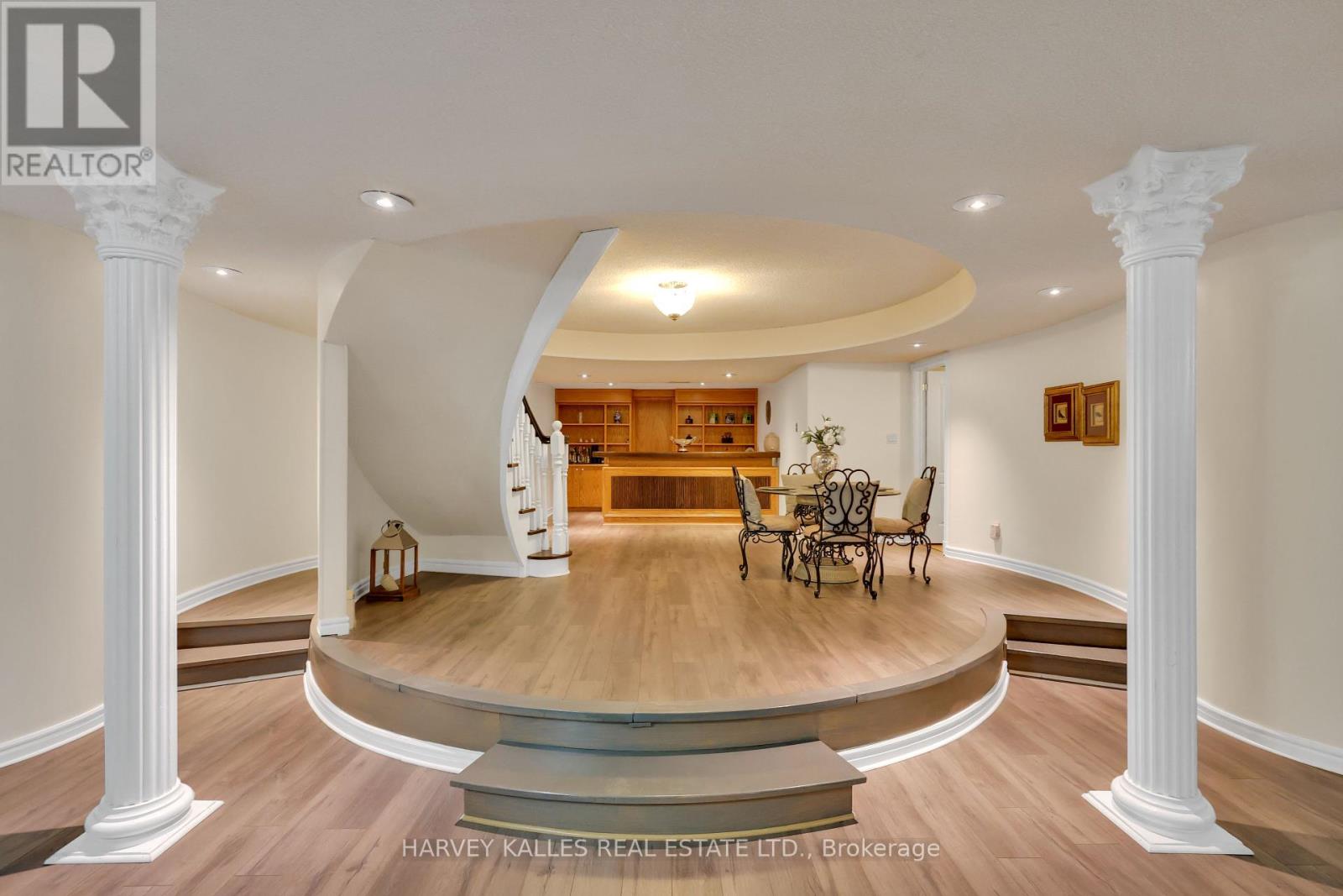 Photo 46 of 42 Grangemill Crescent, Toronto ON