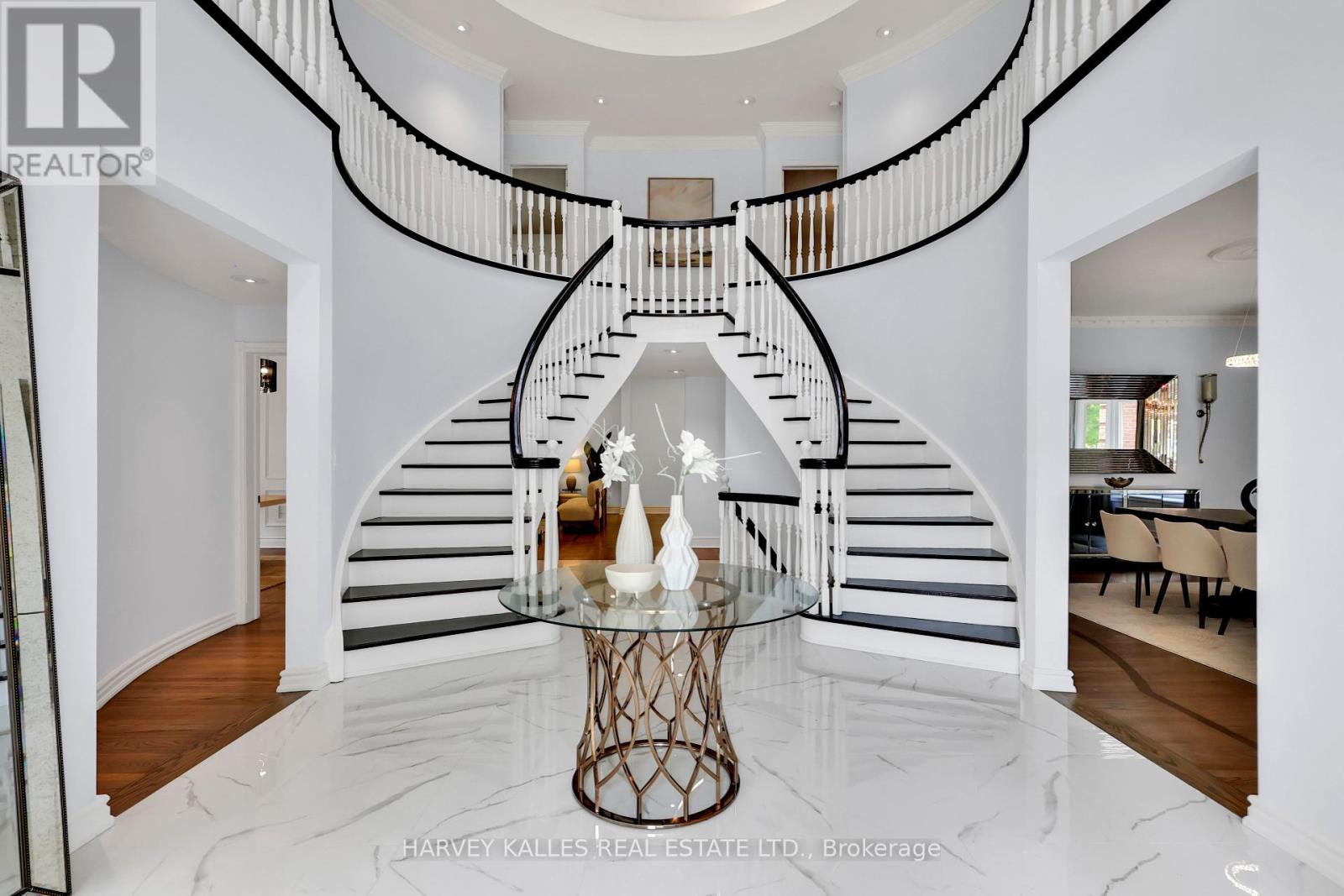 Photo 5 of 42 Grangemill Crescent, Toronto ON
