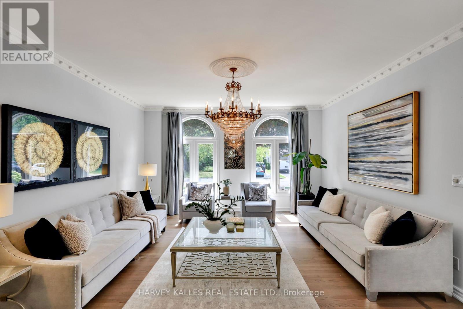Photo 8 of 42 Grangemill Crescent, Toronto ON