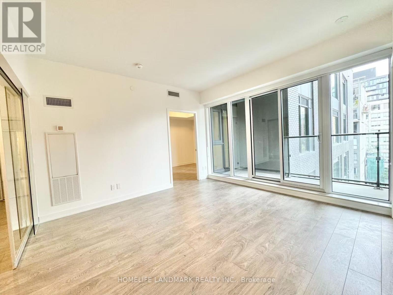 Photo 2 of 613 543 Richmond Street W, Toronto ON