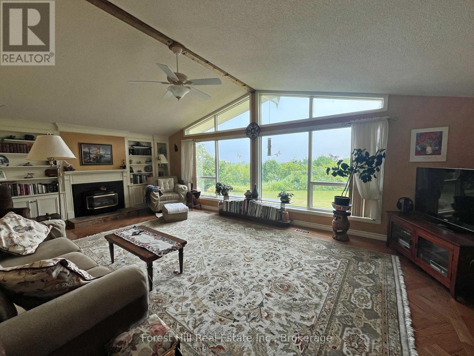 Photo 2 of 104 Mckay Court, Meaford ON
