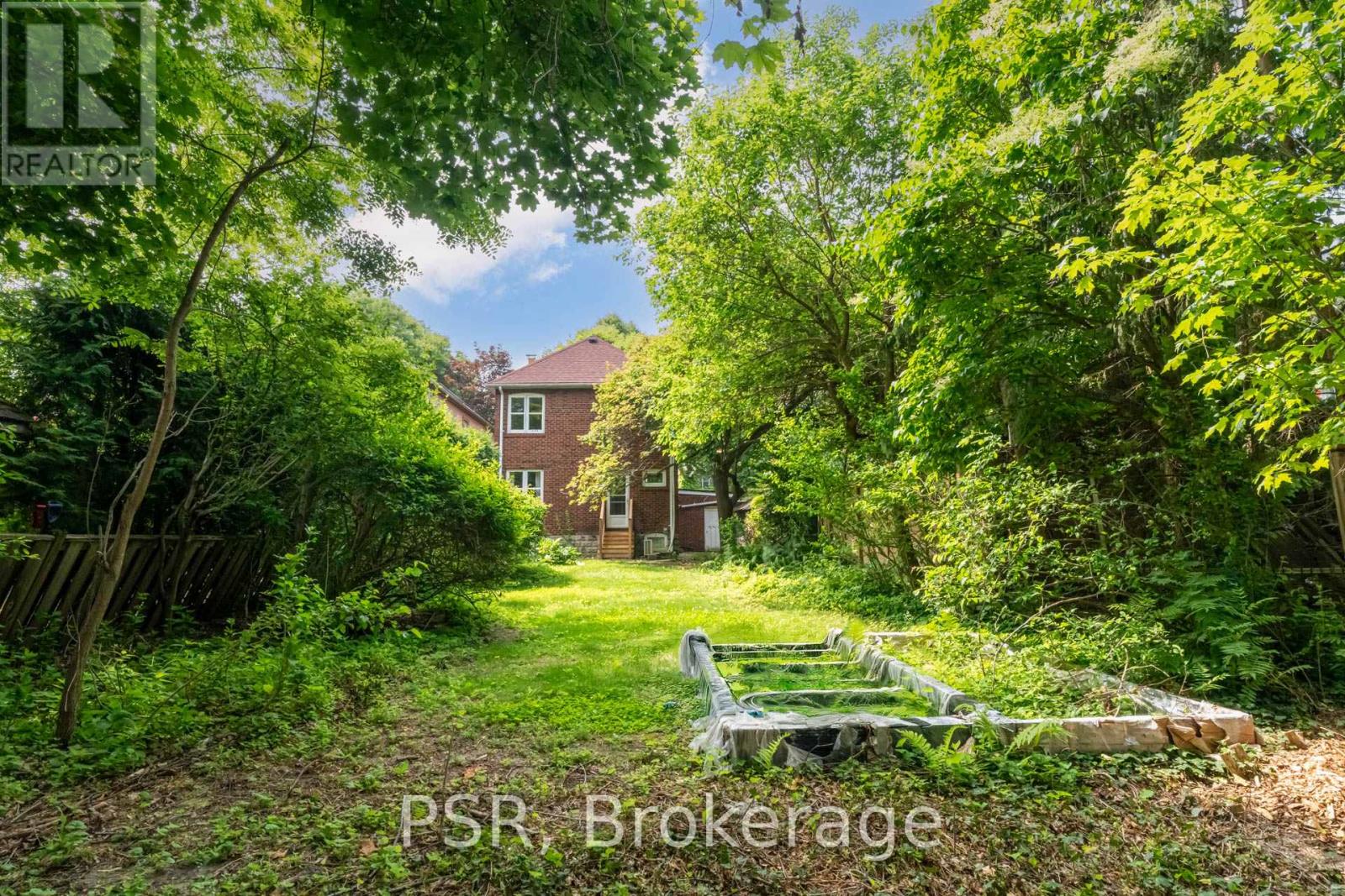 Photo 22 of 2 Aldbury Gardens, Toronto ON