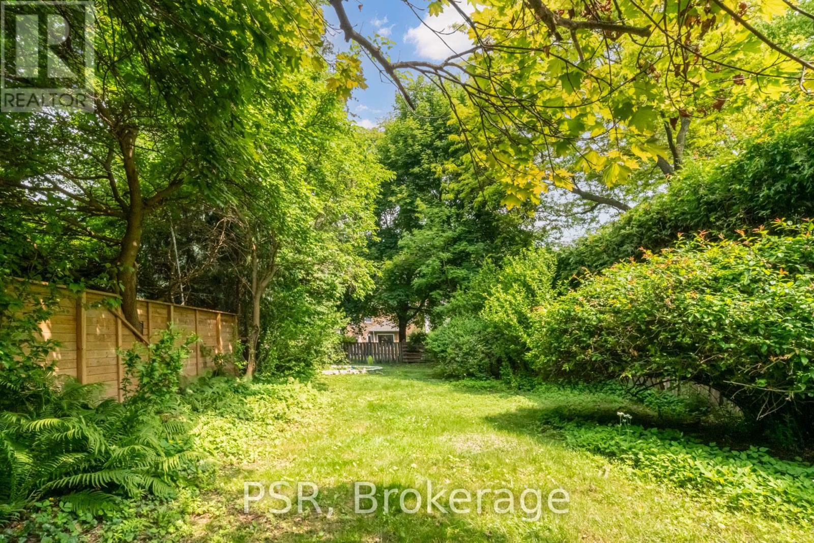 Photo 21 of 2 Aldbury Gardens, Toronto ON