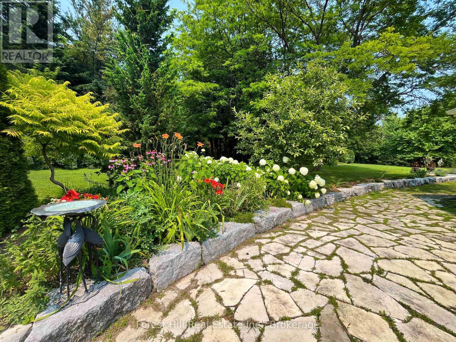 Photo 32 of 104 Mckay Court, Meaford ON