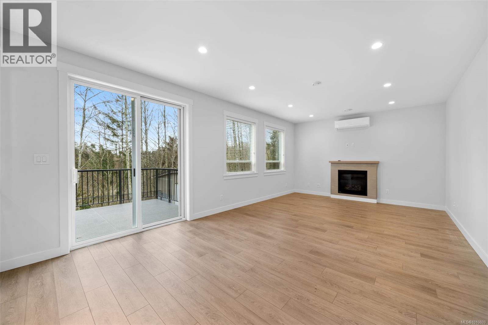 6439 Hopkins Crt, Sooke