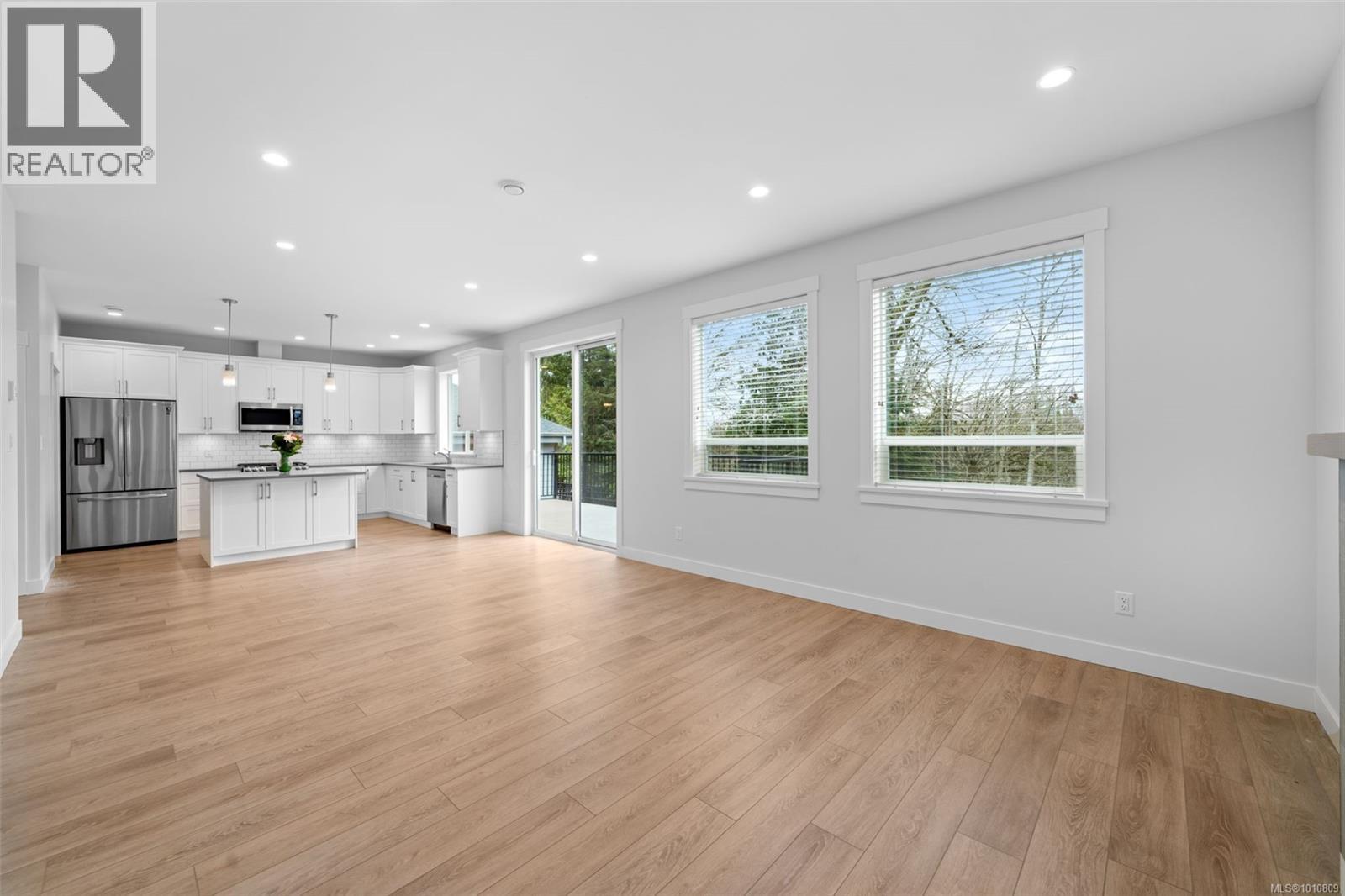 6439 Hopkins Crt, Sooke
