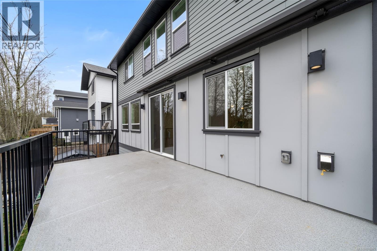 6439 Hopkins Crt, Sooke