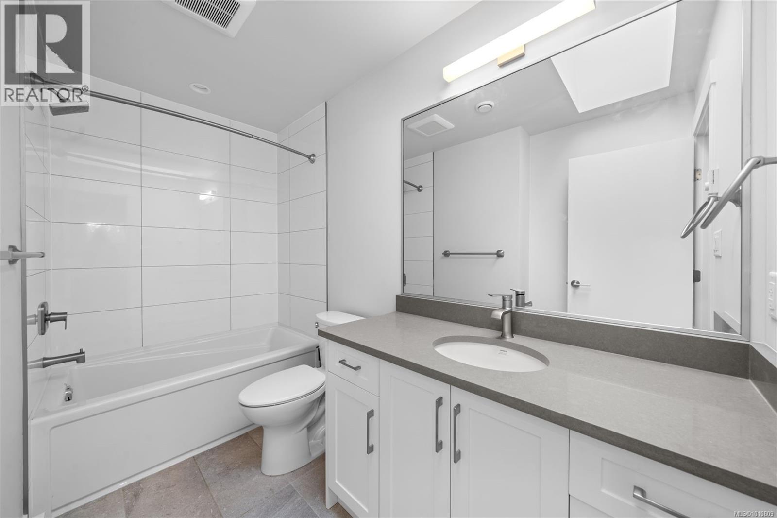 6439 Hopkins Crt, Sooke