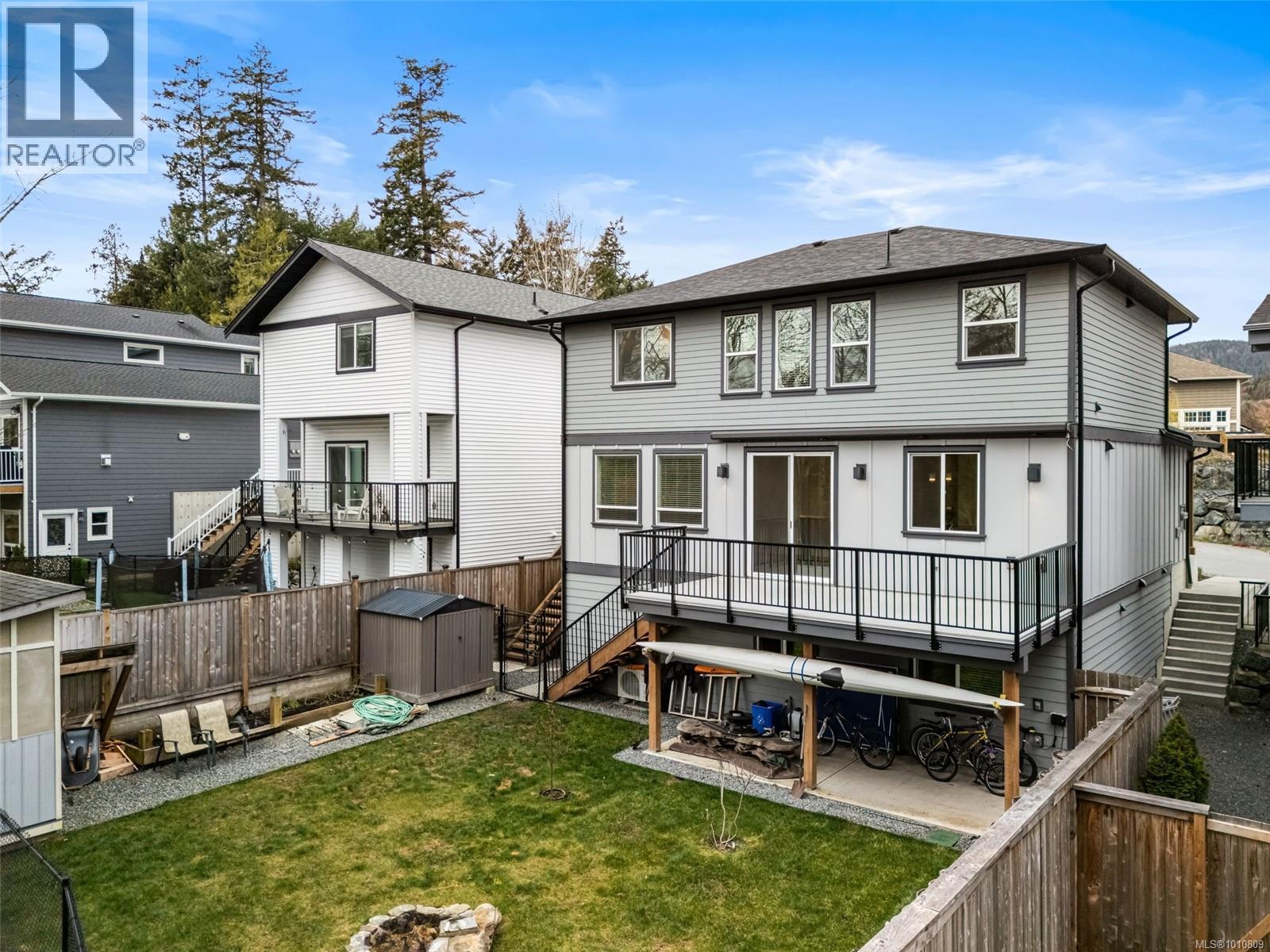 6439 Hopkins Crt, Sooke