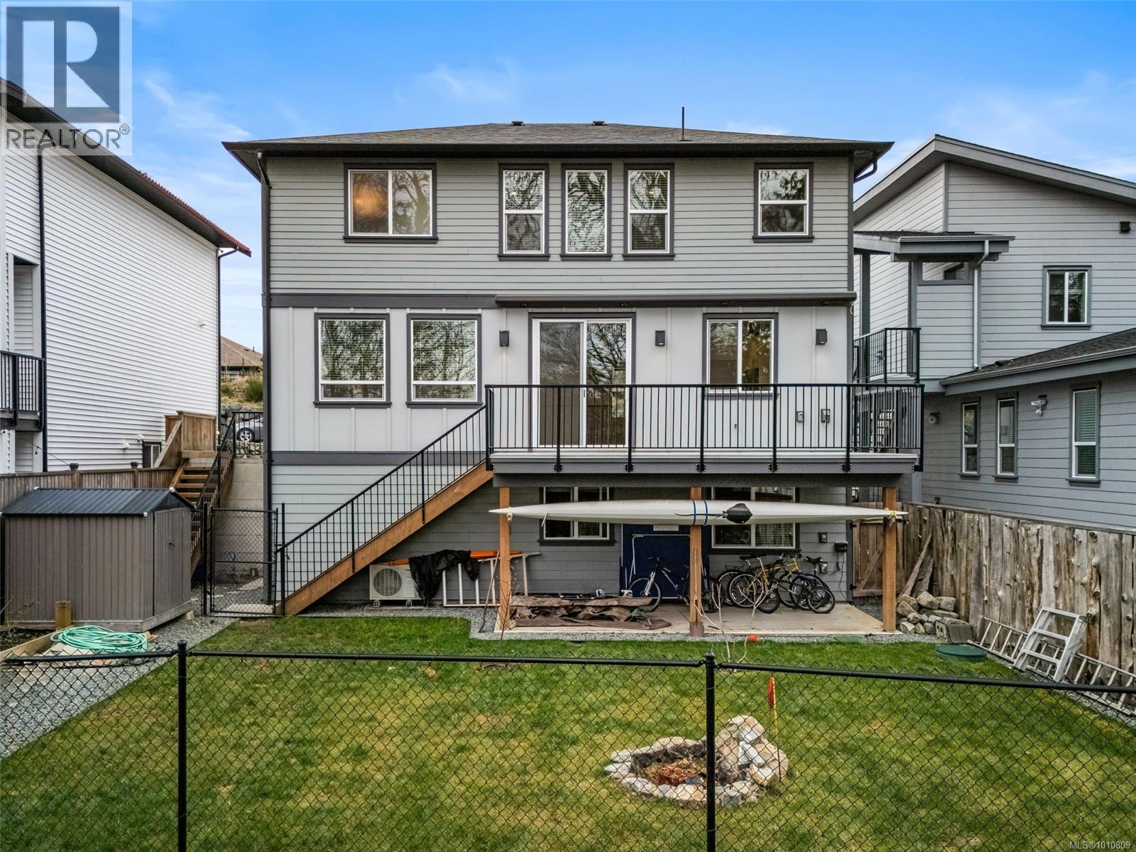 6439 Hopkins Crt, Sooke