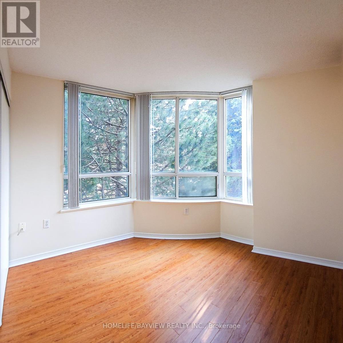 Photo 4 of 202 5001 Finch Avenue E, Toronto ON