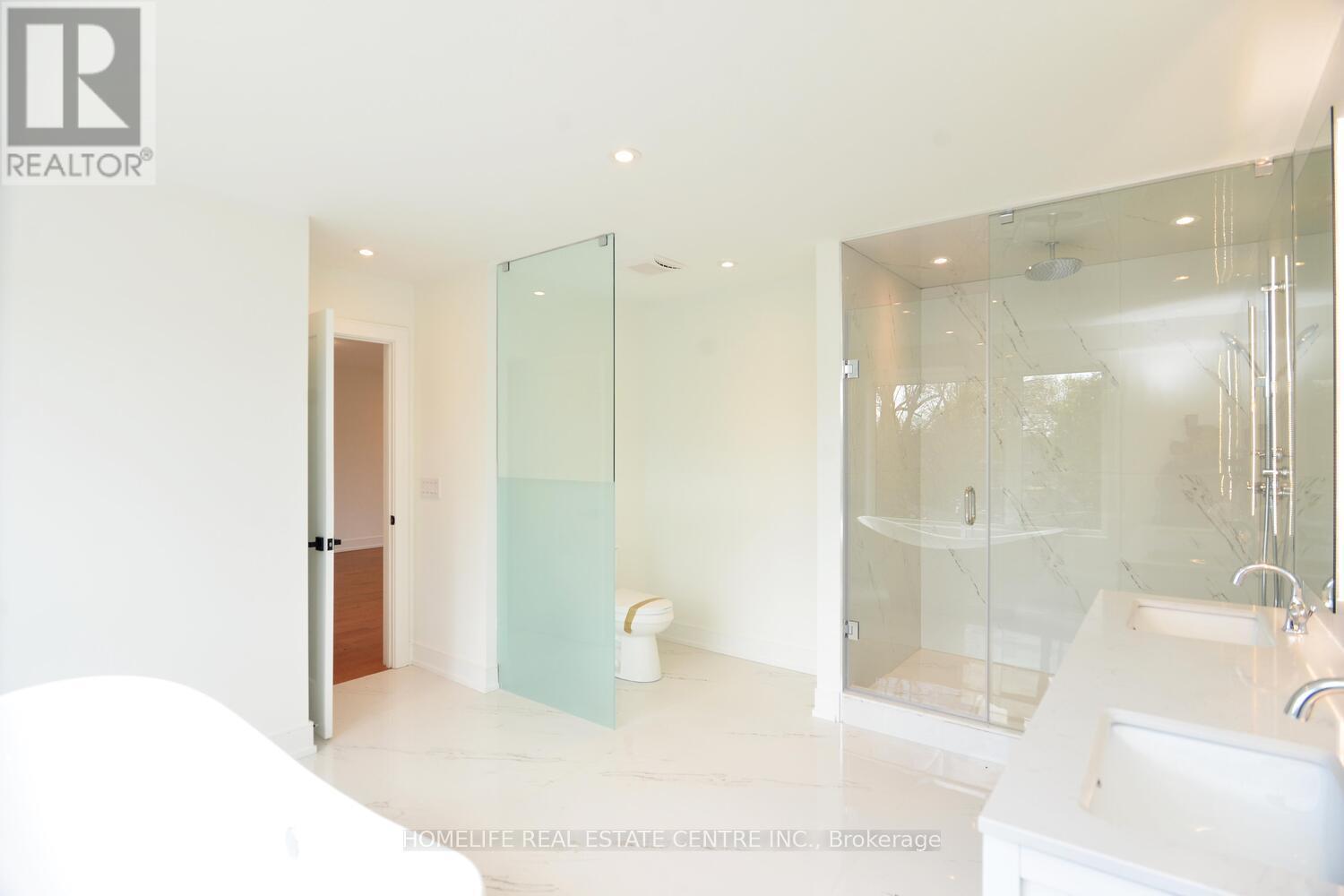 Photo 29 of 1 Camilla Crescent, Toronto ON