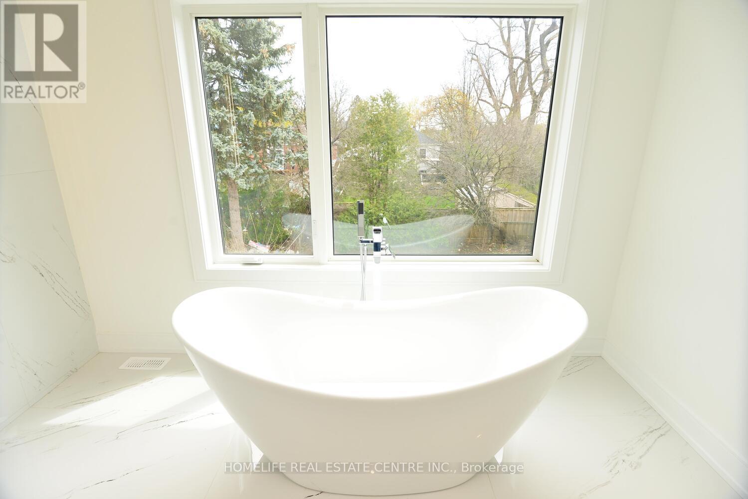 Photo 30 of 1 Camilla Crescent, Toronto ON