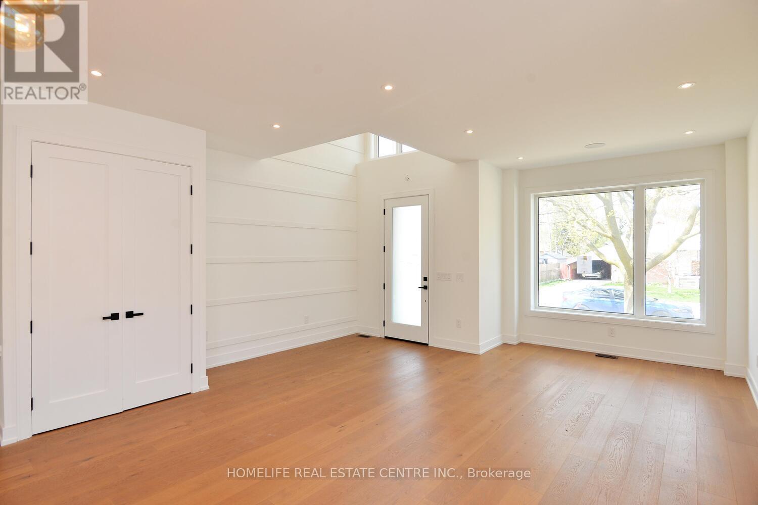 Photo 8 of 1 Camilla Crescent, Toronto ON