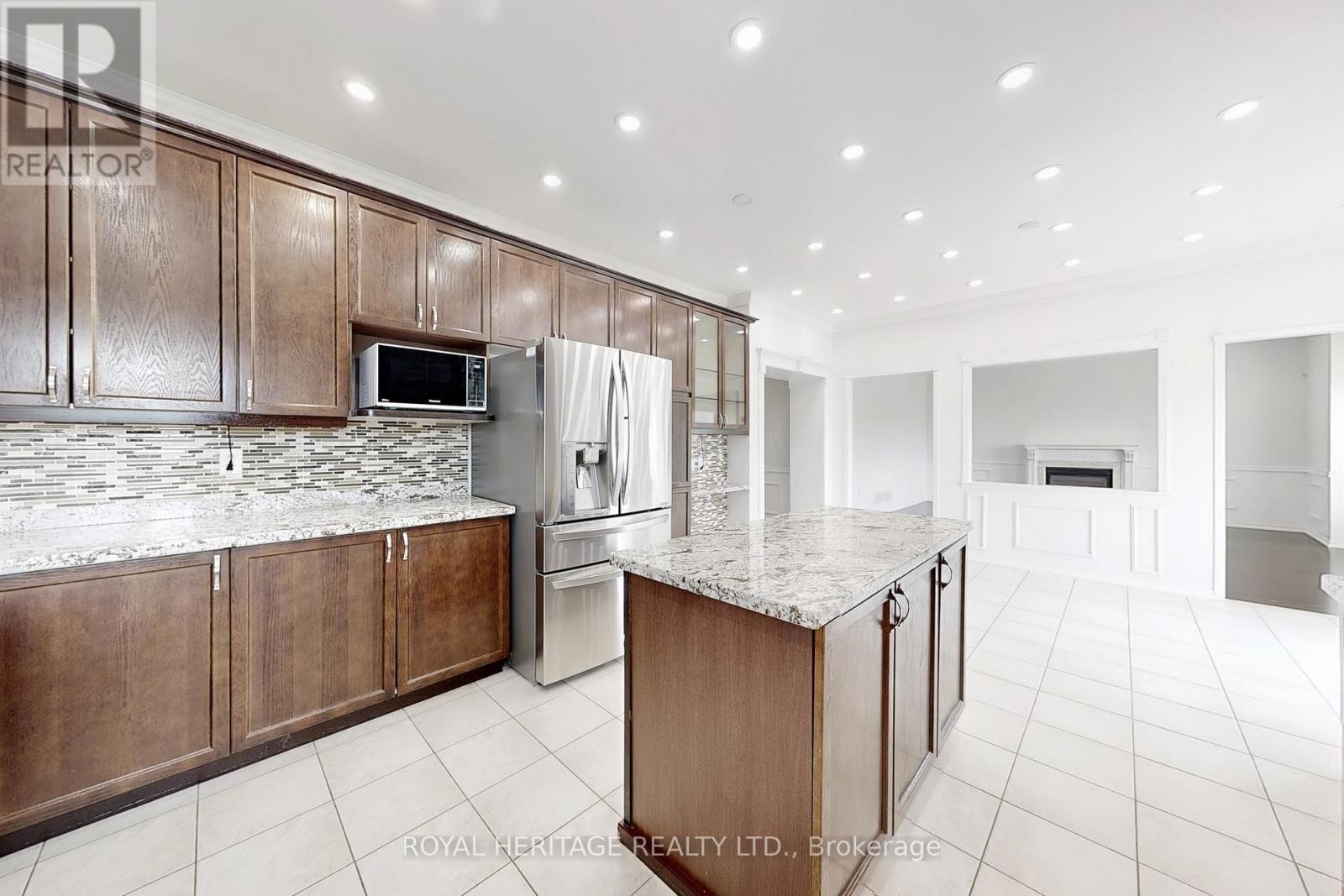 Photo 13 of 1684 Ballantrae Drive, Oshawa ON