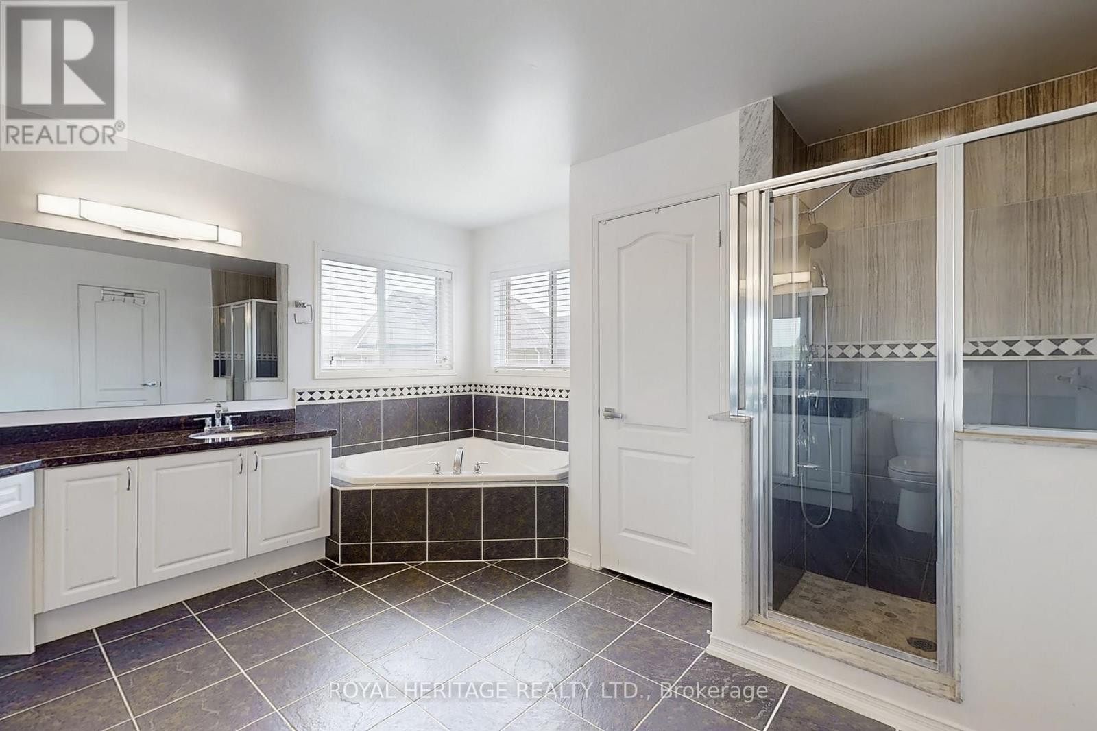 Photo 31 of 1684 Ballantrae Drive, Oshawa ON