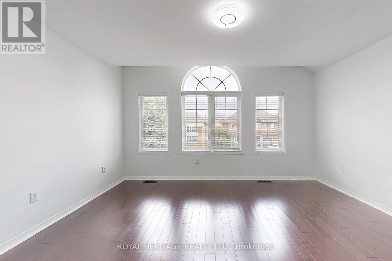 Photo 33 of 1684 Ballantrae Drive, Oshawa ON