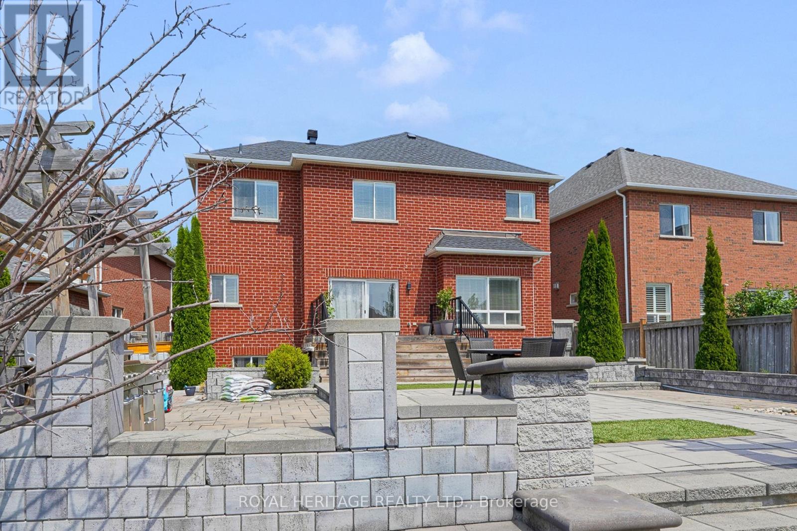 Photo 8 of 1684 Ballantrae Drive, Oshawa ON