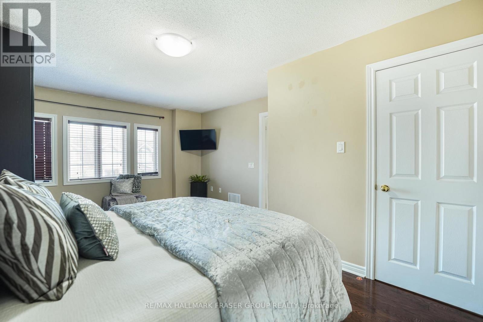 Photo 20 of 69 Jonesridge Drive, Ajax ON