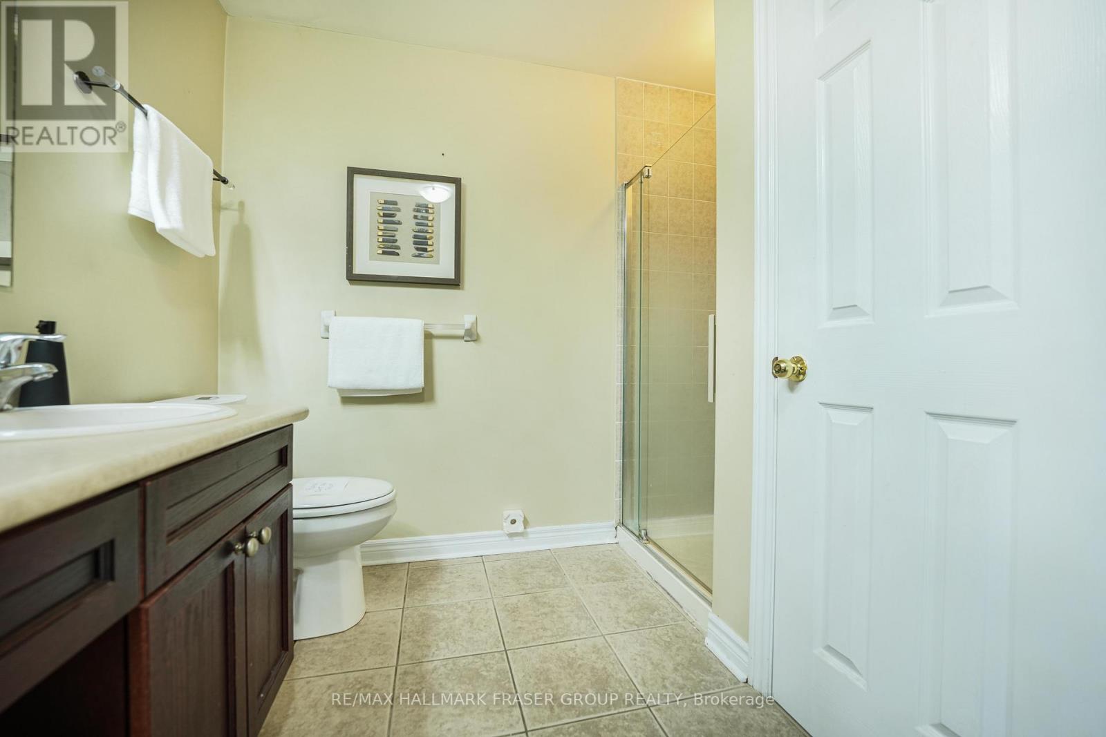 Photo 22 of 69 Jonesridge Drive, Ajax ON