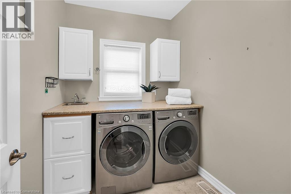 Photo 33 of 186 Donjon Boulevard, Port Dover ON