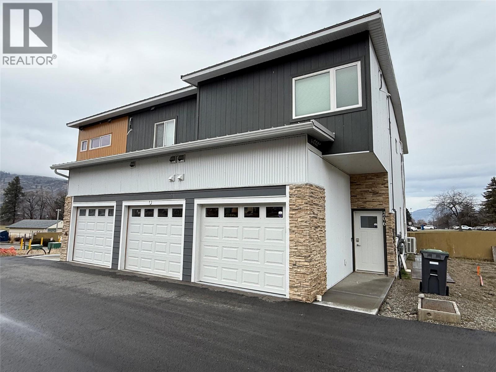 937 SPILLWAY Road Unit# 204, Oliver