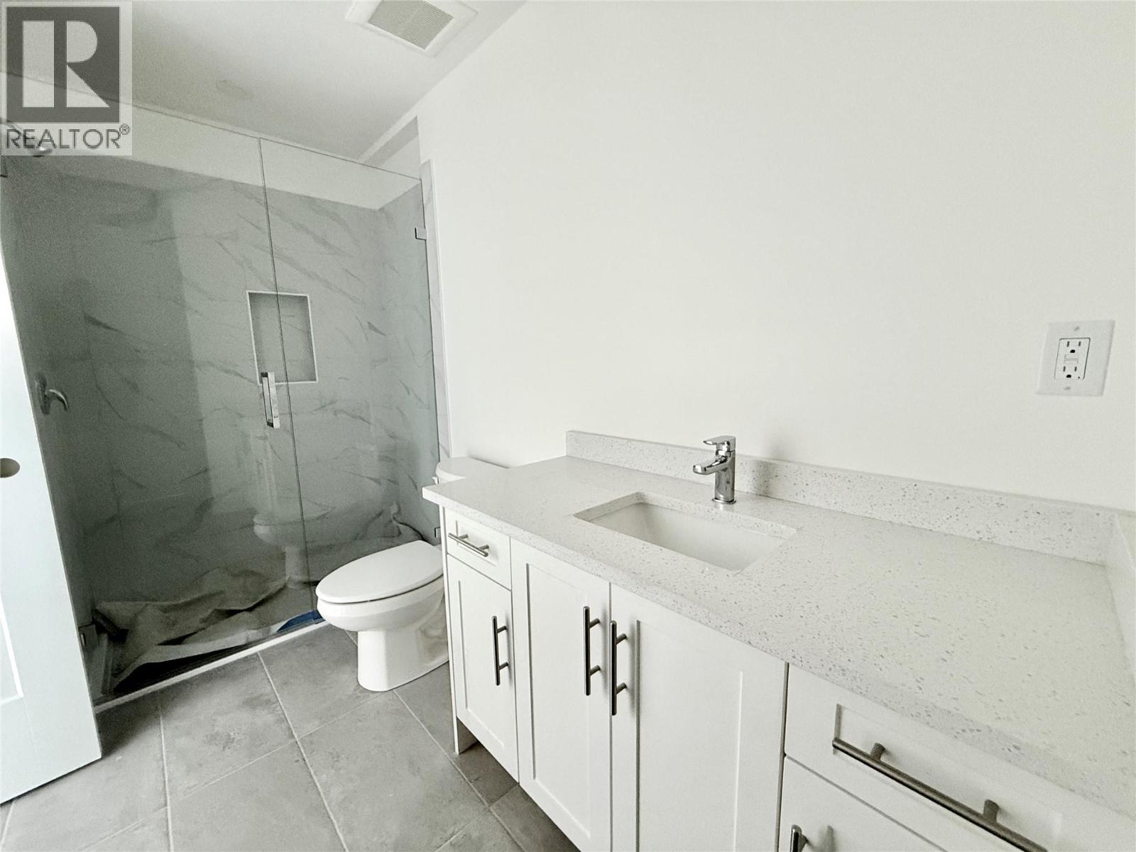 937 SPILLWAY Road Unit# 204, Oliver