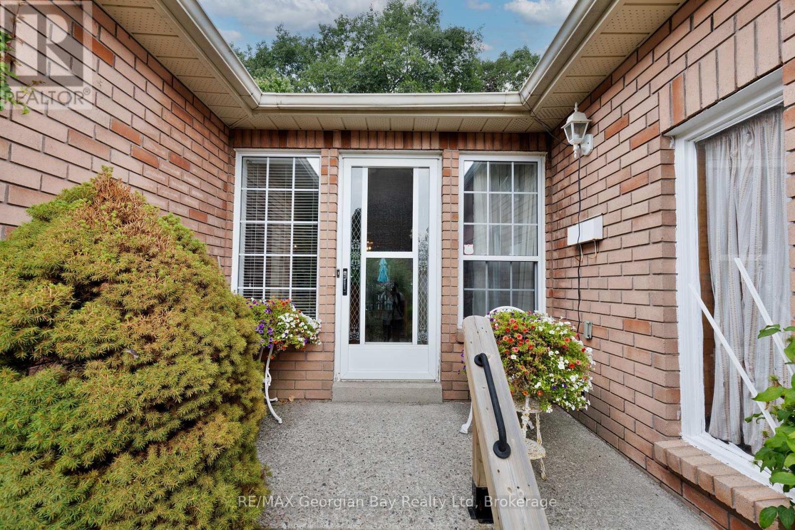 Photo 16 of 1057 Dina Crescent, Midland ON
