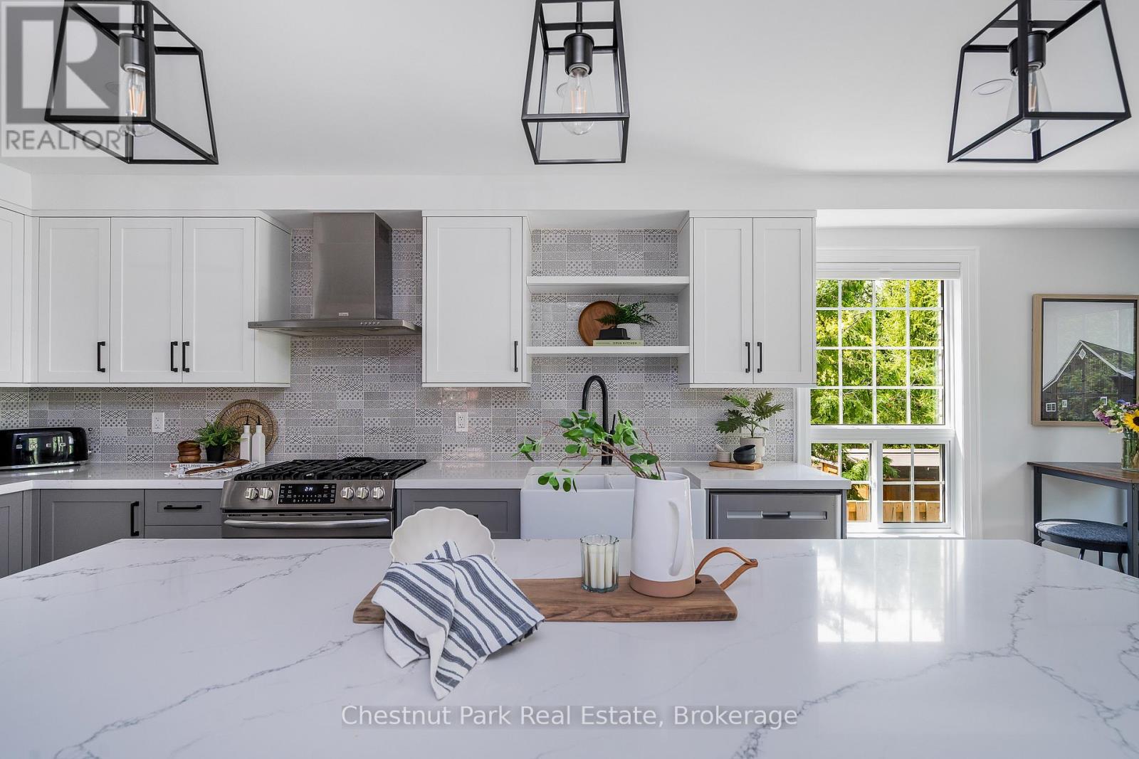 Photo 11 of 13 Brooke Avenue, Collingwood ON