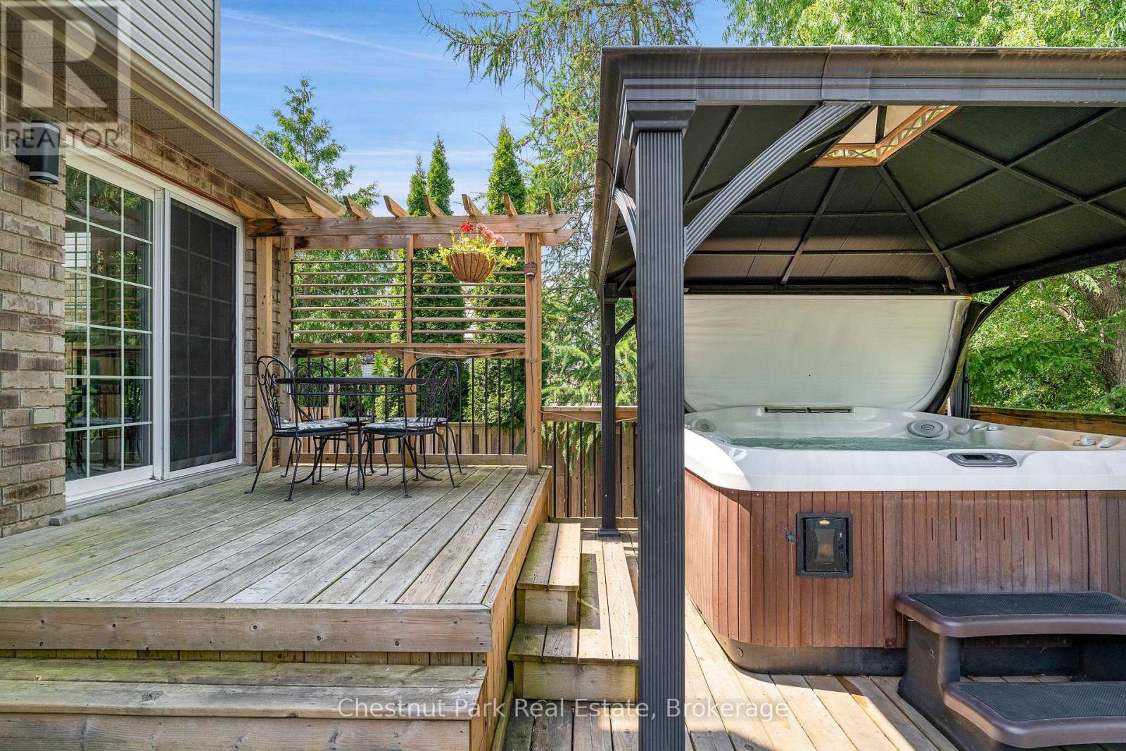 Photo 14 of 13 Brooke Avenue, Collingwood ON