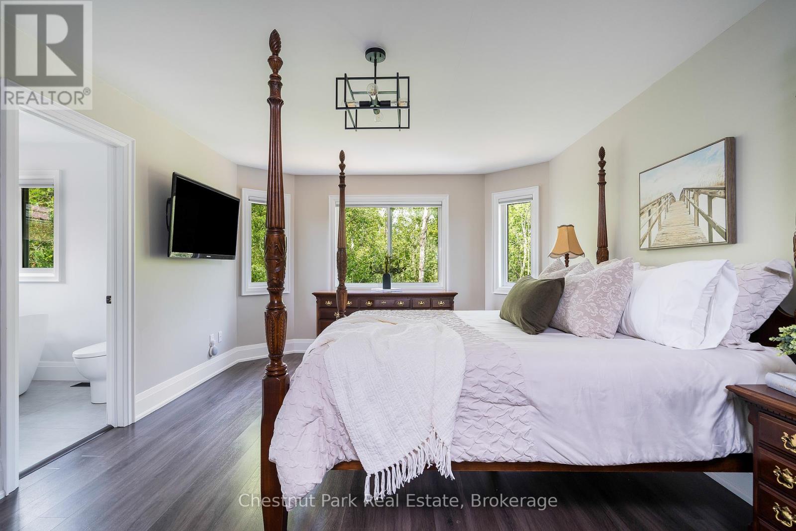 Photo 24 of 13 Brooke Avenue, Collingwood ON