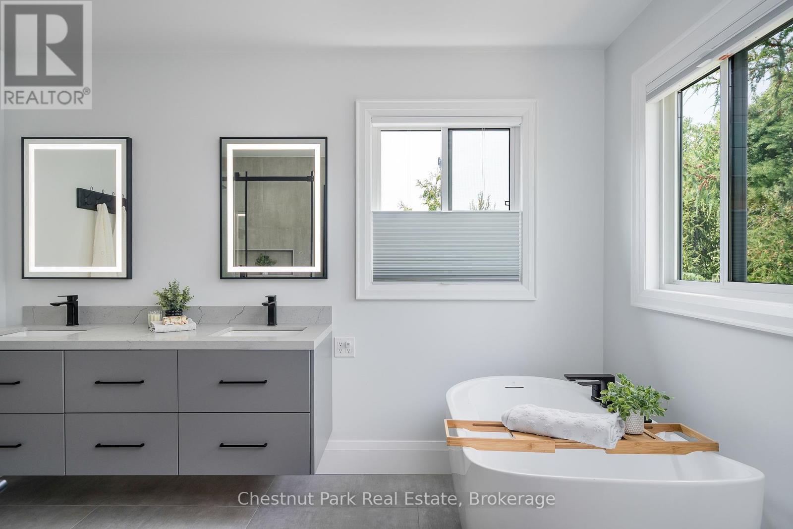 Photo 27 of 13 Brooke Avenue, Collingwood ON
