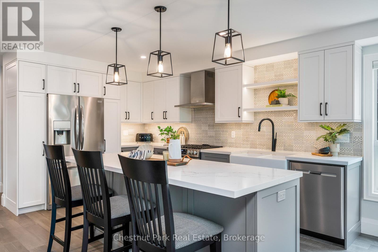 Photo 3 of 13 Brooke Avenue, Collingwood ON