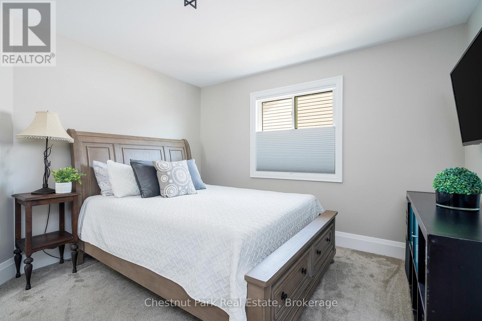 Photo 33 of 13 Brooke Avenue, Collingwood ON