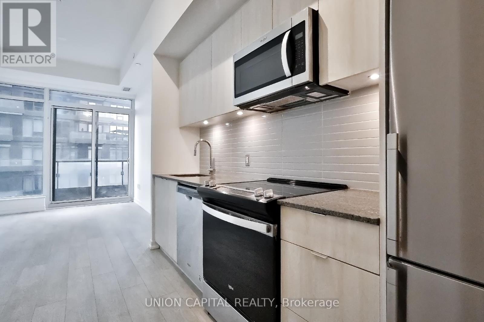 Photo 22 of 702 E 8868 Yonge Street, Richmond Hill ON