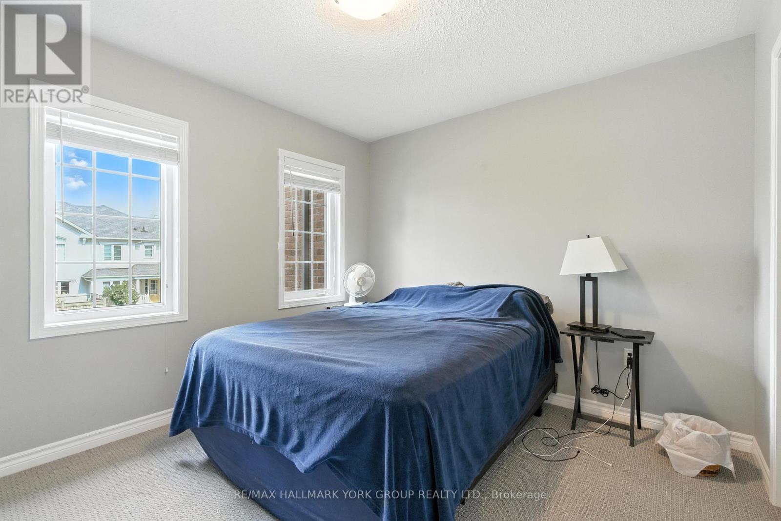 Photo 16 of 40 Hutt Crescent, Aurora ON