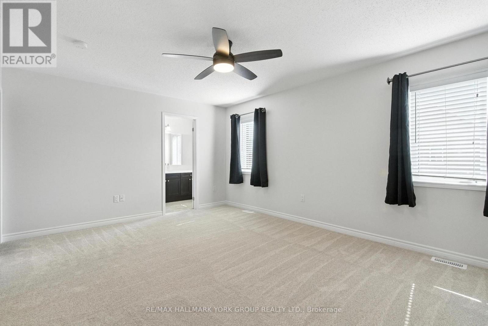 Photo 6 of 40 Hutt Crescent, Aurora ON
