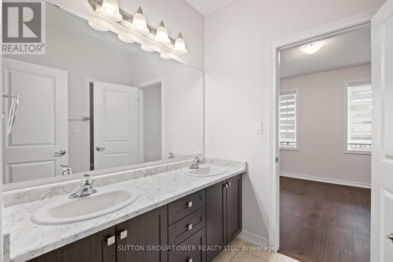 Photo 41 of 10 Alistair Crescent, Vaughan ON