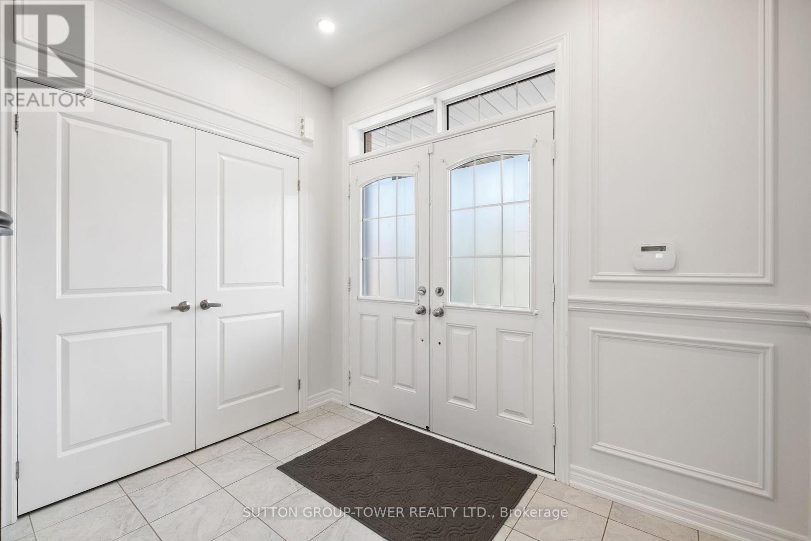 Photo 5 of 10 Alistair Crescent, Vaughan ON
