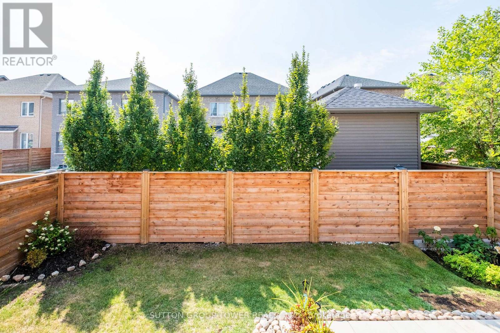 Photo 1 of 10 Alistair Crescent, Vaughan ON