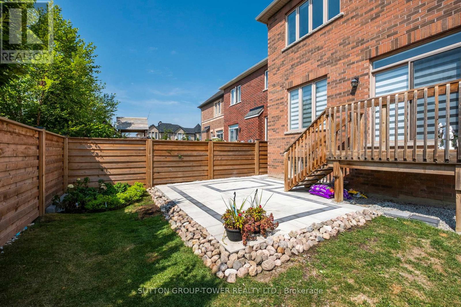 Photo 14 of 10 Alistair Crescent, Vaughan ON