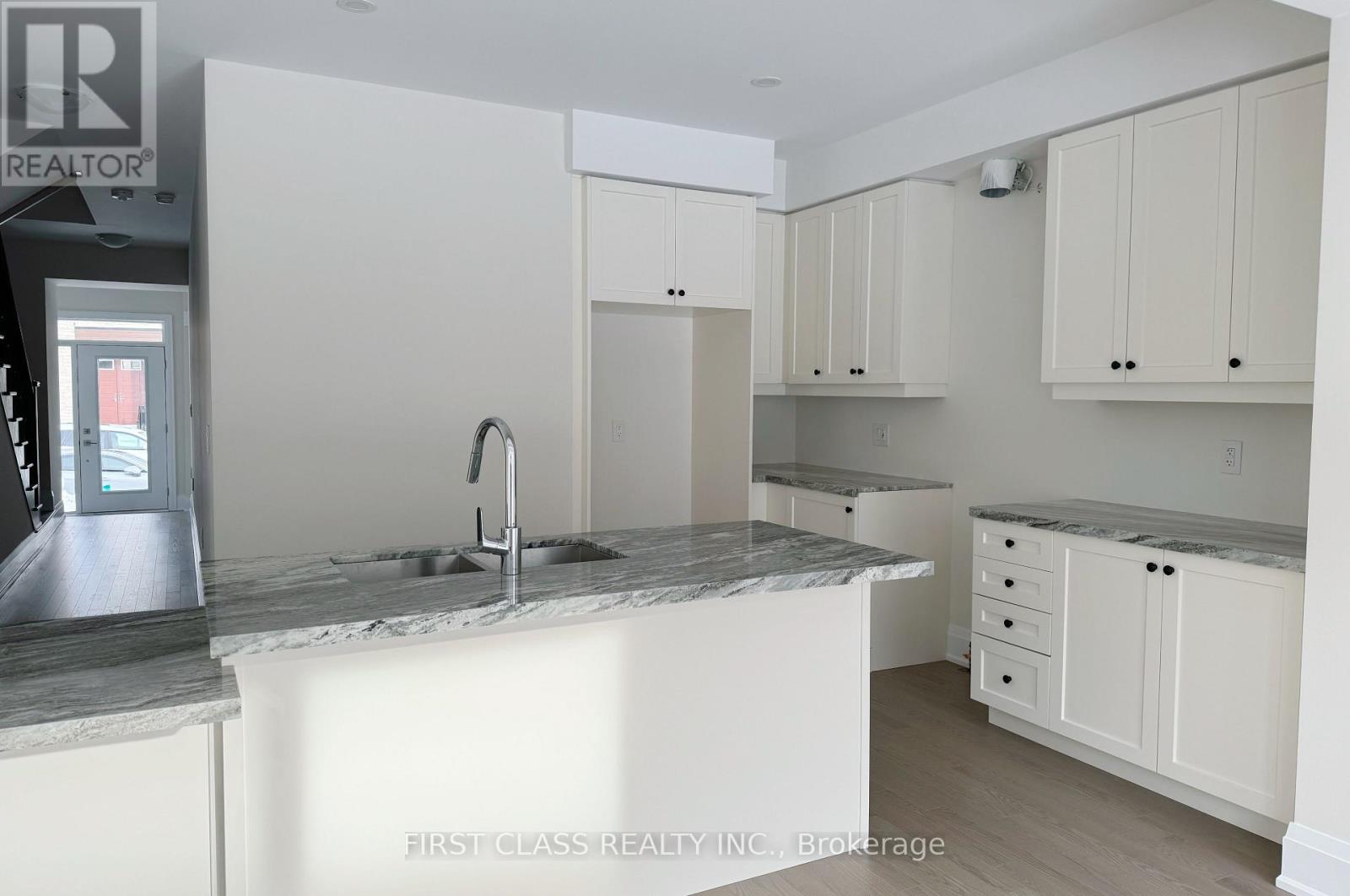 Photo 16 of 9 Schmeltzer Crescent, Richmond Hill ON