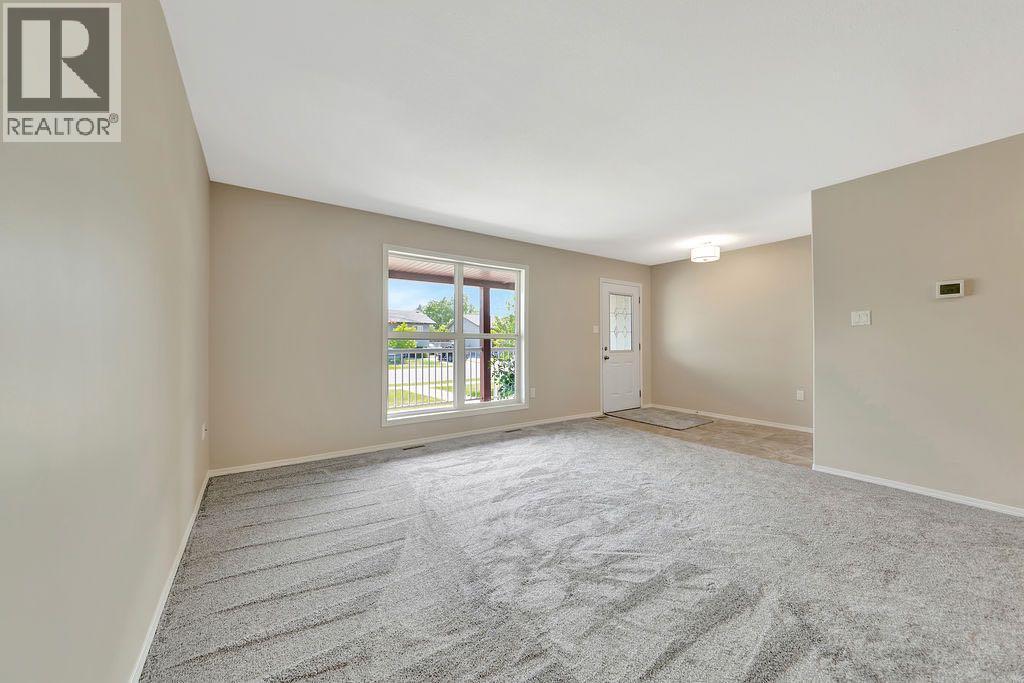 Photo 43 of 2 1820 49 Avenue, Lloydminster SK