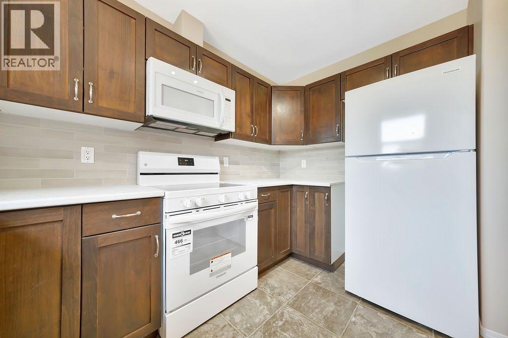 Photo 24 of 2 1820 49 Avenue, Lloydminster SK