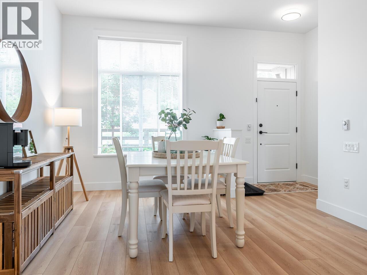 Photo 5 of 148 3529 Baycrest Avenue, Coquitlam BC