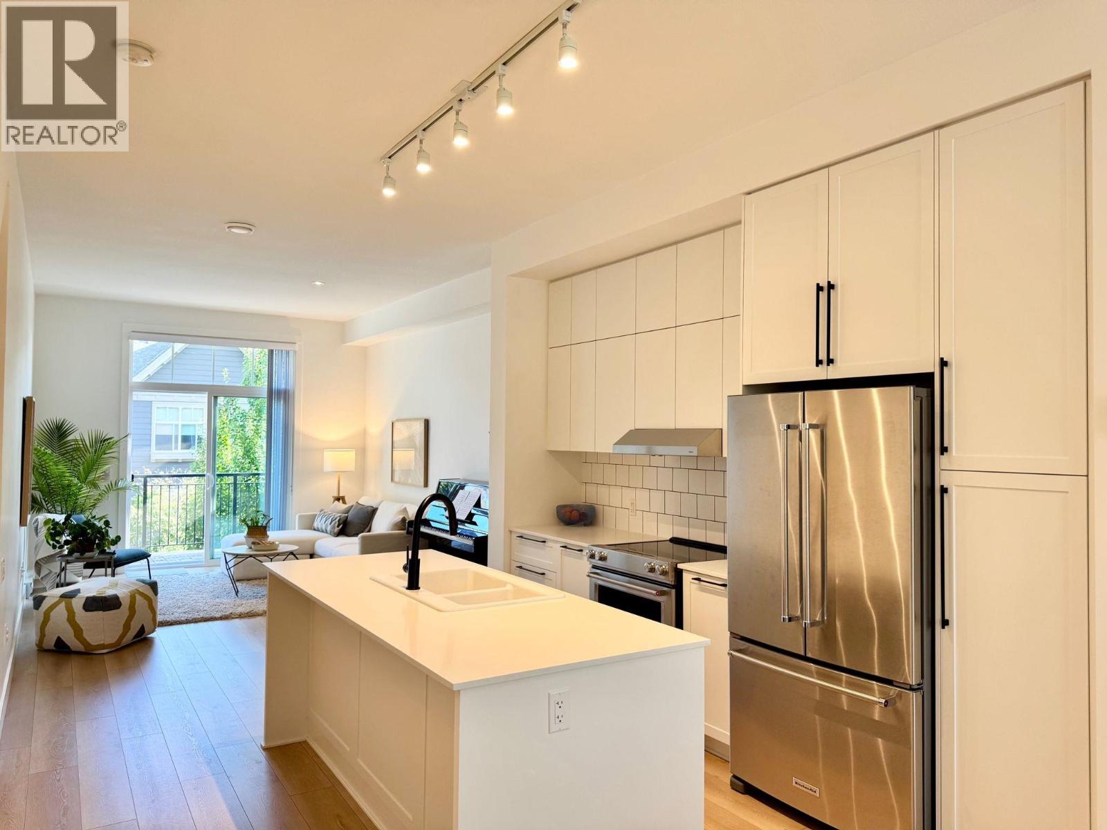 Photo 2 of 148 3529 Baycrest Avenue, Coquitlam BC