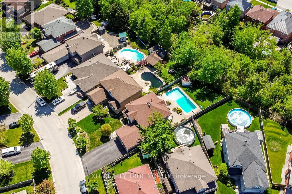 Photo 5 of 5 Newberry Court, Barrie ON